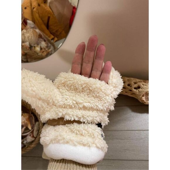 New Free  People All Bundled-Up Pop-Top Mittens - Picture 6 of 7